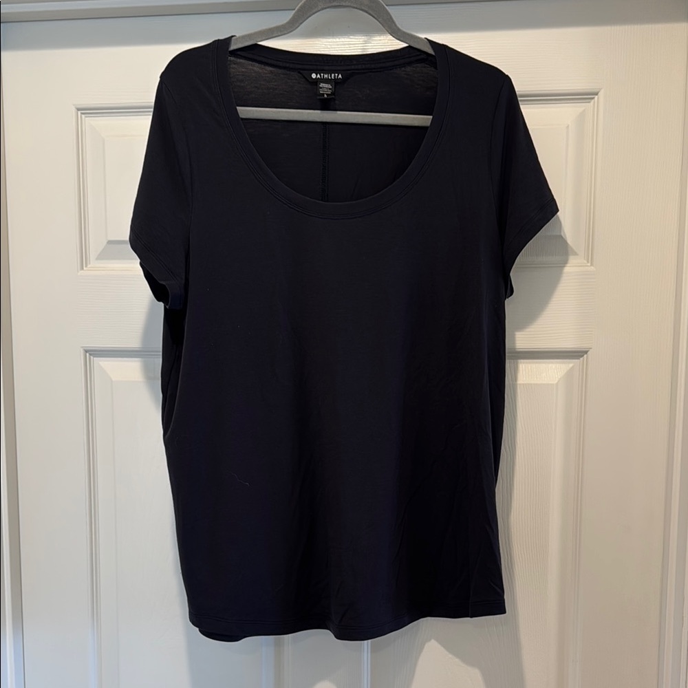 Athleta women’s black Tee - Short Sleeve. Size large
